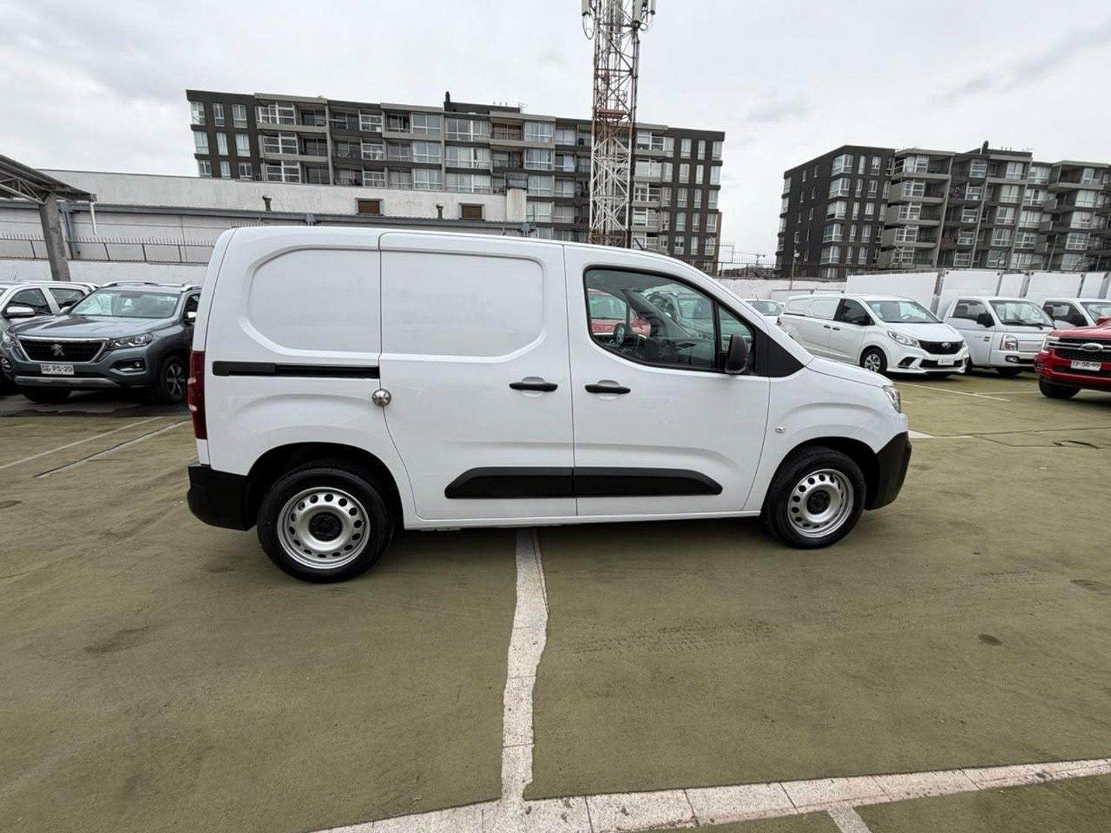 Citroën Berlingo 2023 - Foto 4 de 10