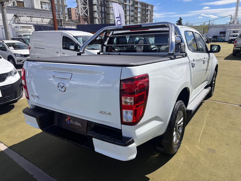 Mazda BT-50 Thunder 3.0 4x4 2022 - Imagen 8 de 10