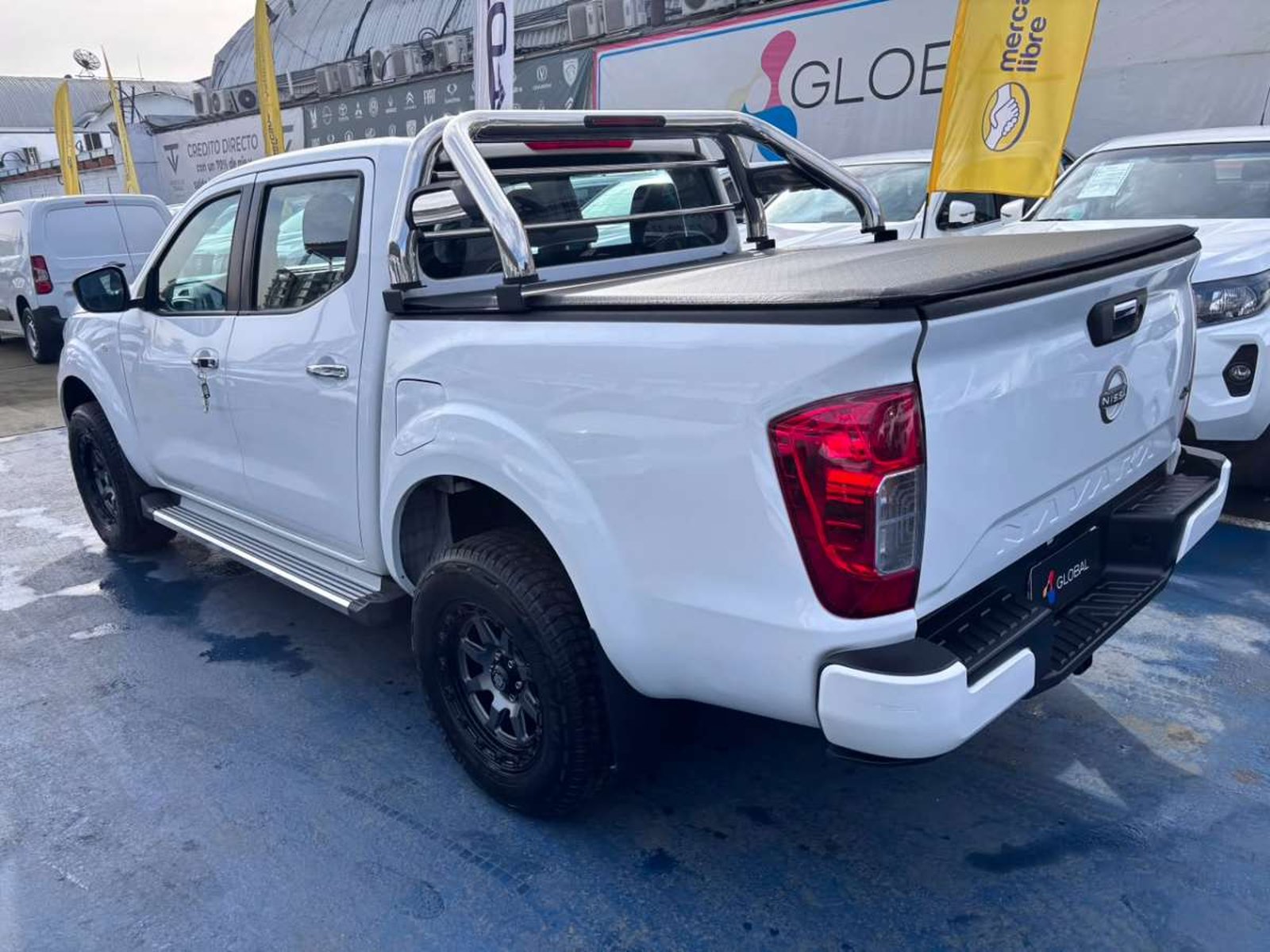 Nissan NAVARA D CAB MT 4X4 2.3 SE 4X4 2023 - Imagen 6 de 10