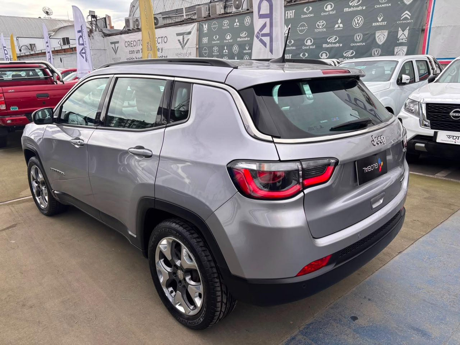Jeep COMPASS Longitude 2.4 AT 4x2 2021 - Imagen 6 de 10