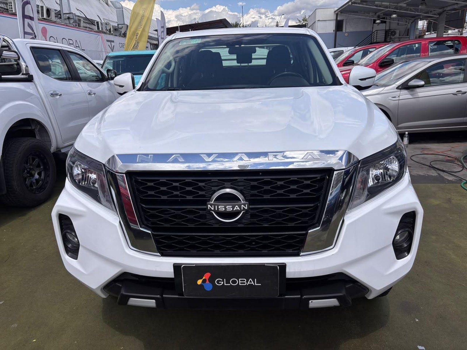 Nissan NAVARA XE 4X2 2.3 DIESEL 2023 - Foto 2 de 10