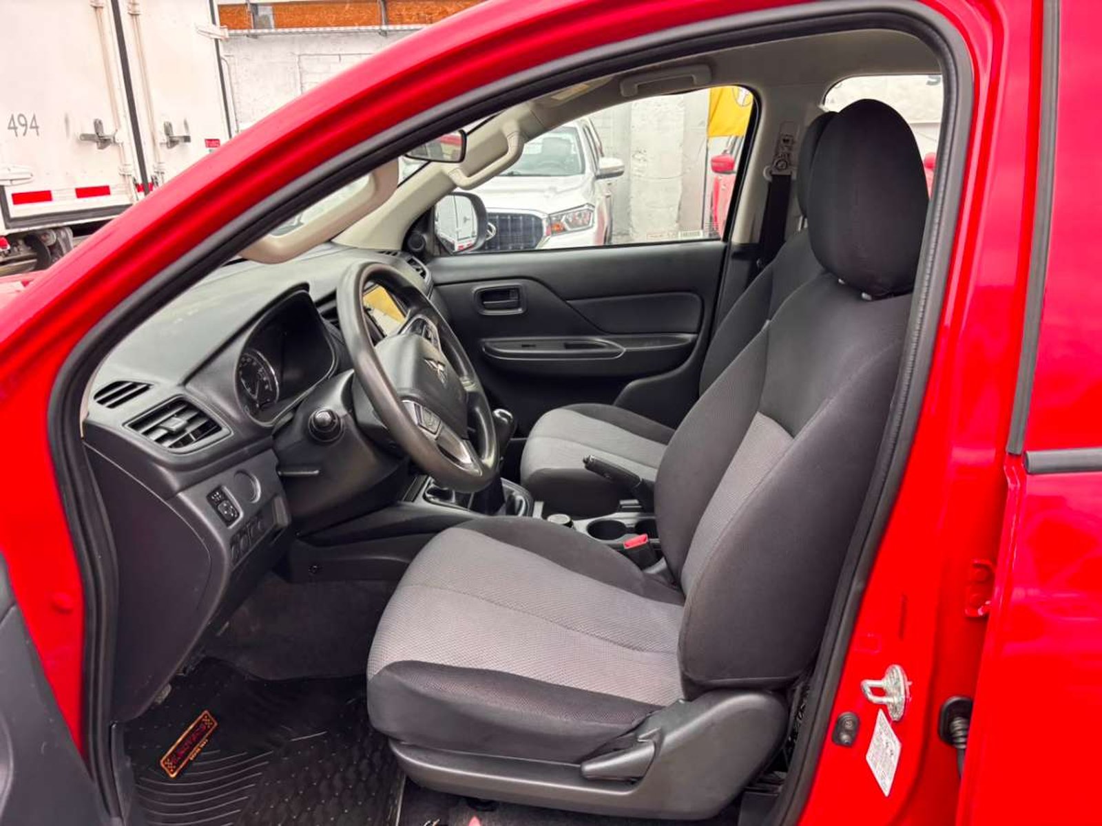 Mitsubishi L200 2023 - Imagen 10 de 10
