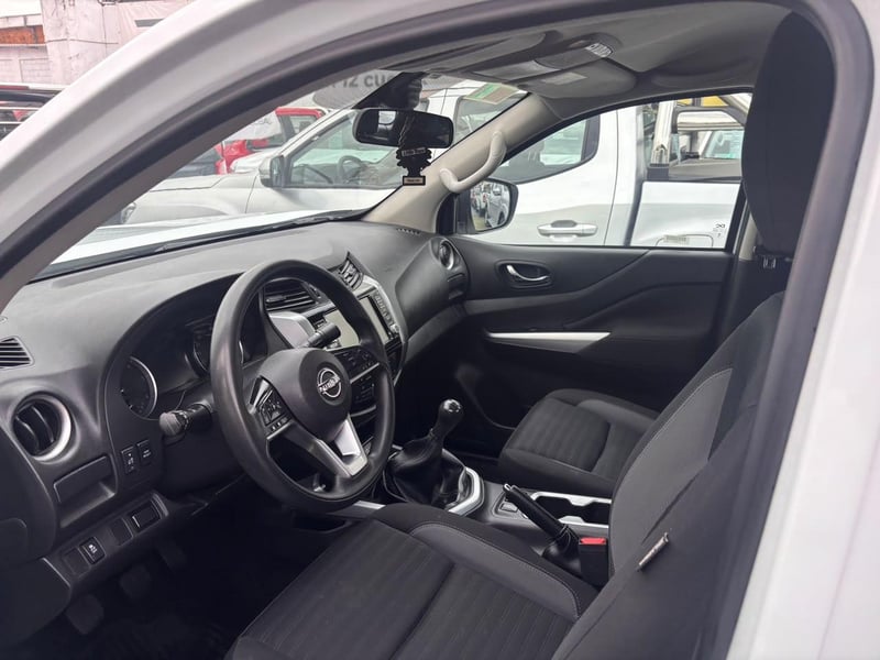 Nissan NAVARA XE 4X2 Diesel 2023 - Imagen 10 de 10