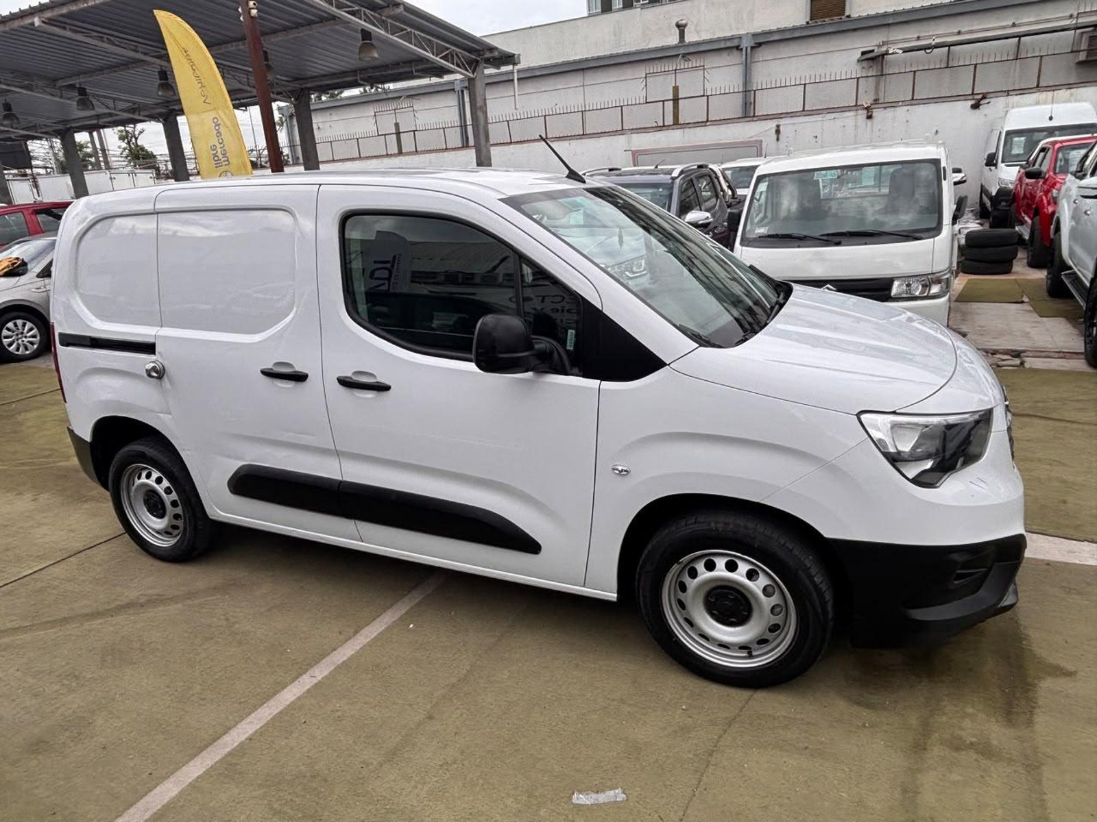 Opel COMBO 2023 - Foto 5 de 10