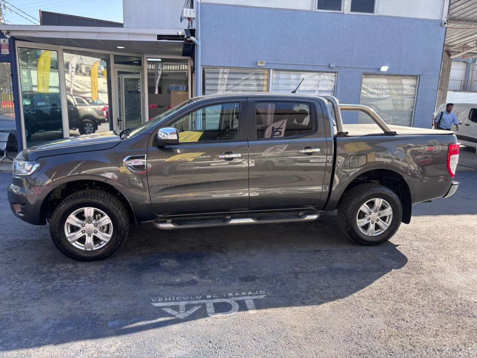 Ford RANGER DCAB 4X4 3.2 AUT XLT 4X4 2023 - Imagen 5 de 10