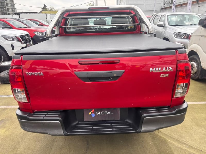 Toyota HILUX 4X4 2.4 MT 2024 - Imagen 7 de 10