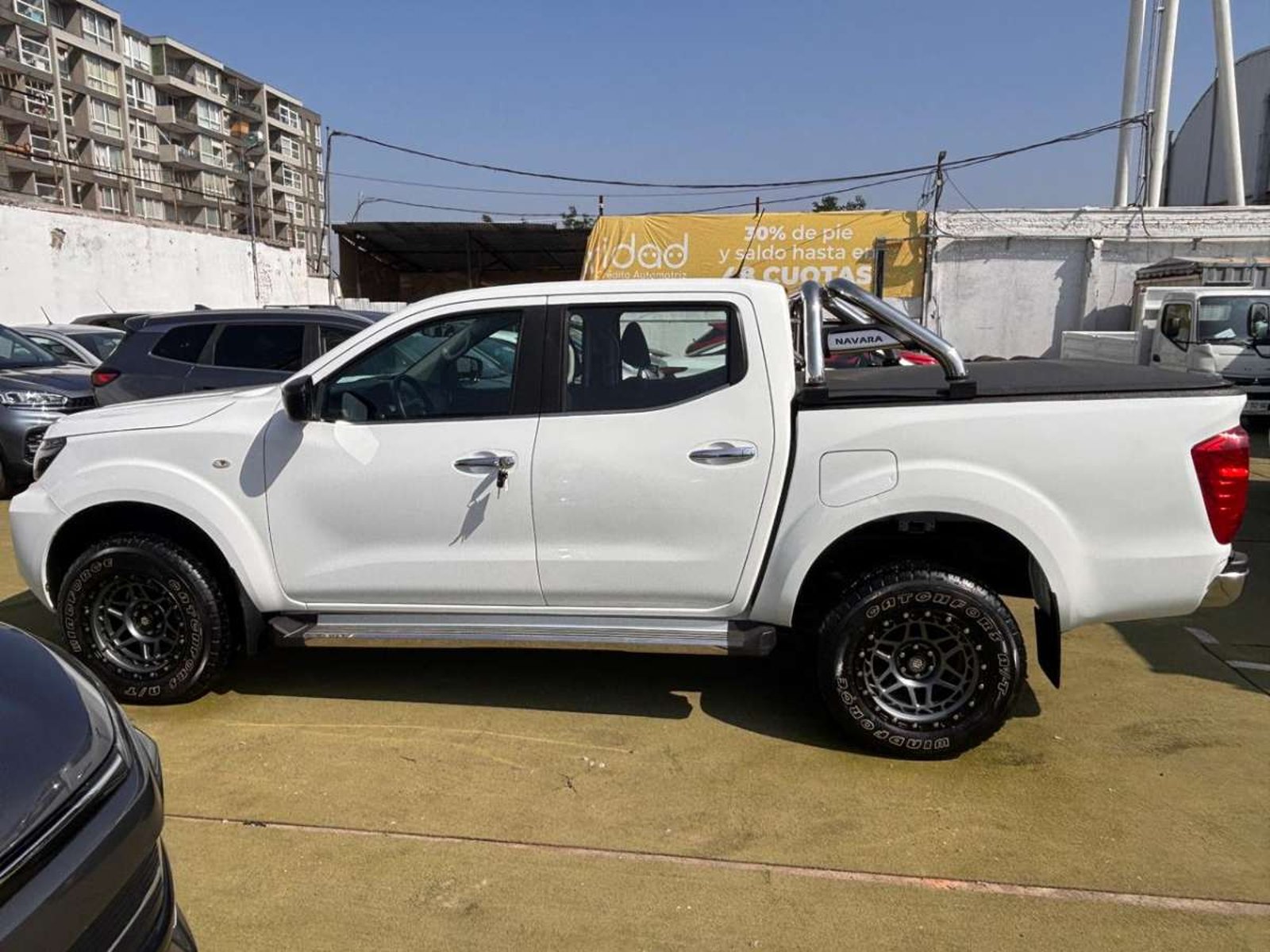 Nissan NAVARA D CAB MT 4X4 2.3 2022 - Foto 5 de 10