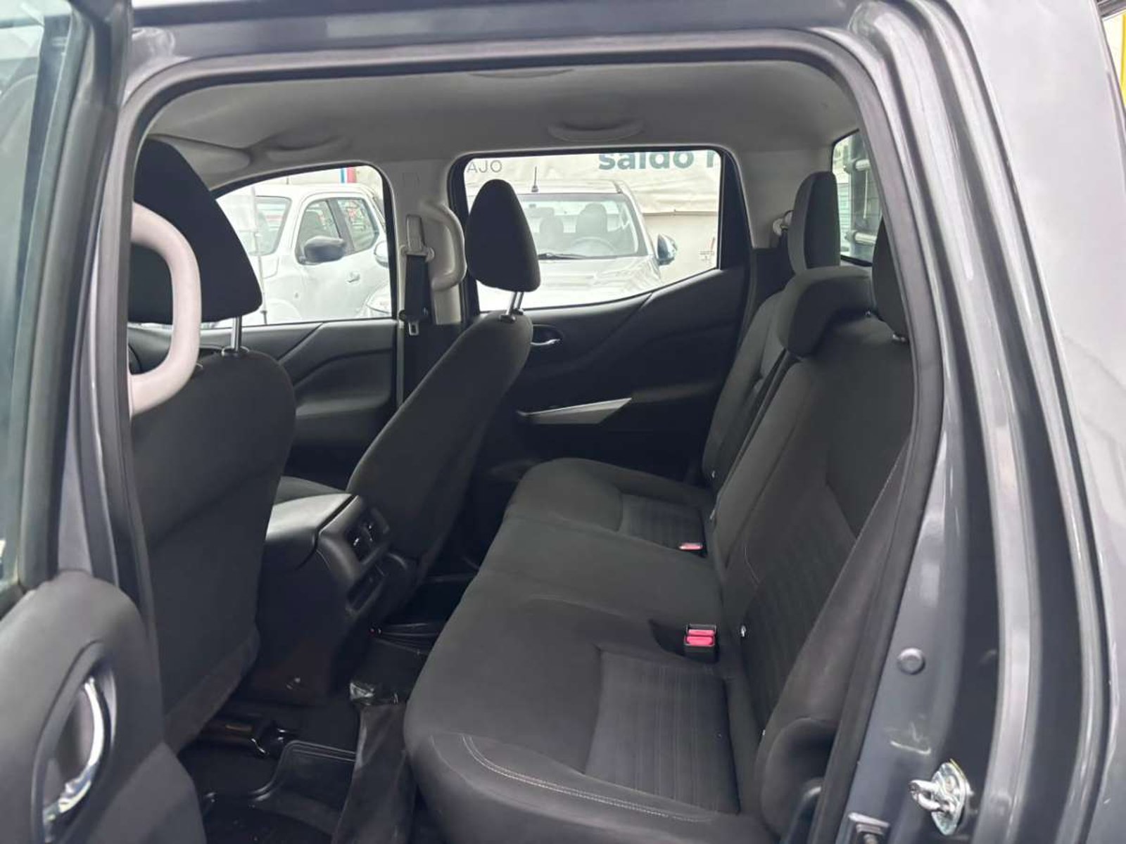 Nissan NAVARA D CAB MT 4X4 2.3 xe 4x4 2023 - Imagen 9 de 10