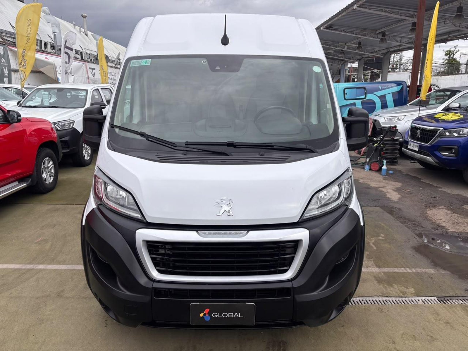 Peugeot Boxer L2H2 2.0 Diesel 2023 - Foto 2 de 10