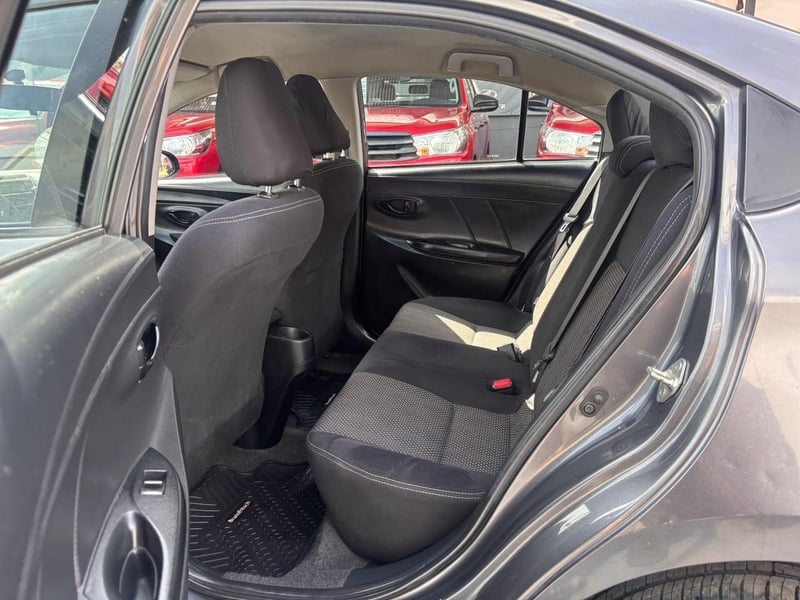 Toyota YARIS Sedan XLI 1.5 MT 2014 - Imagen 9 de 10