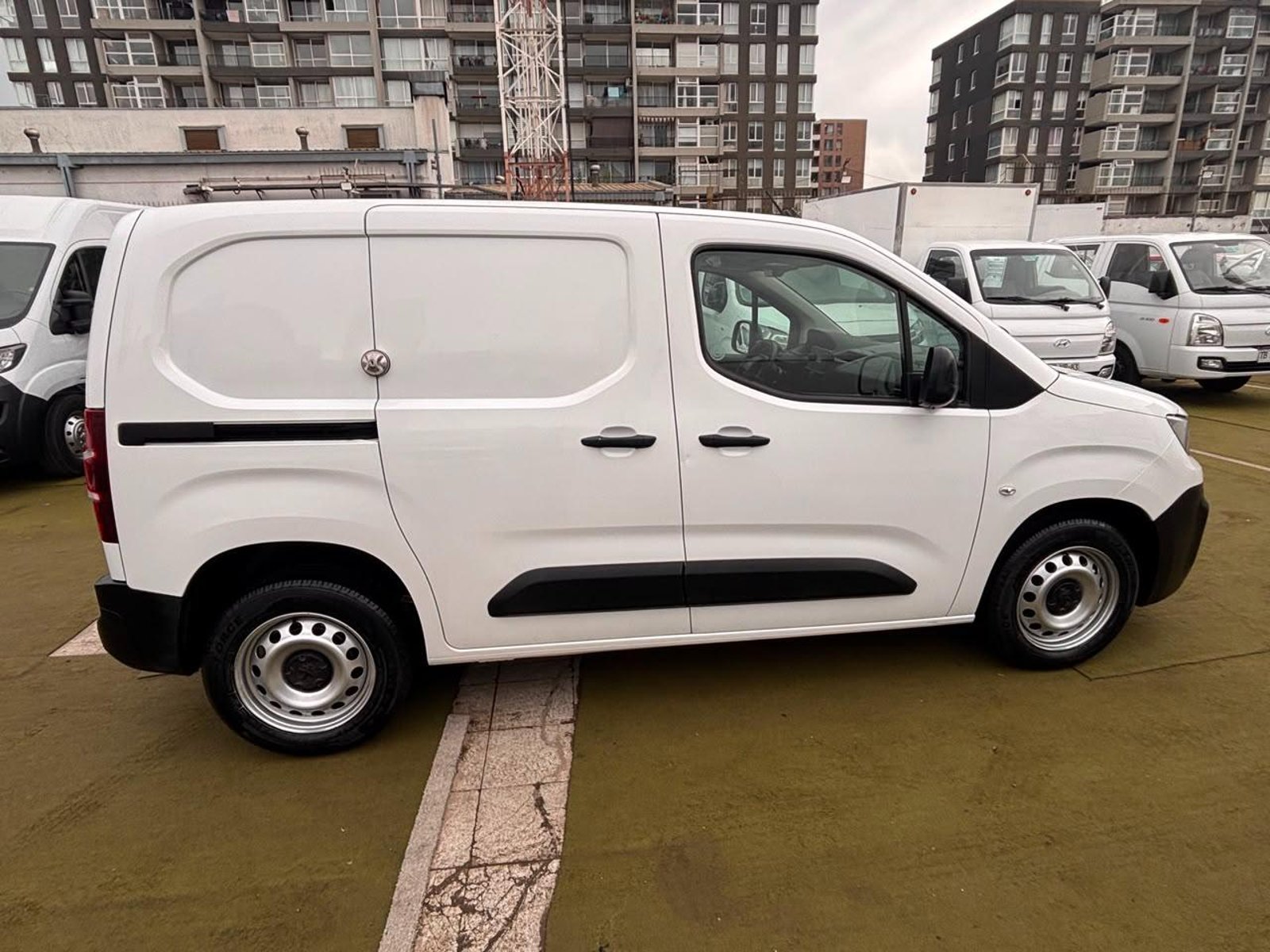 Peugeot PARTNER 2021 - Imagen 5 de 10