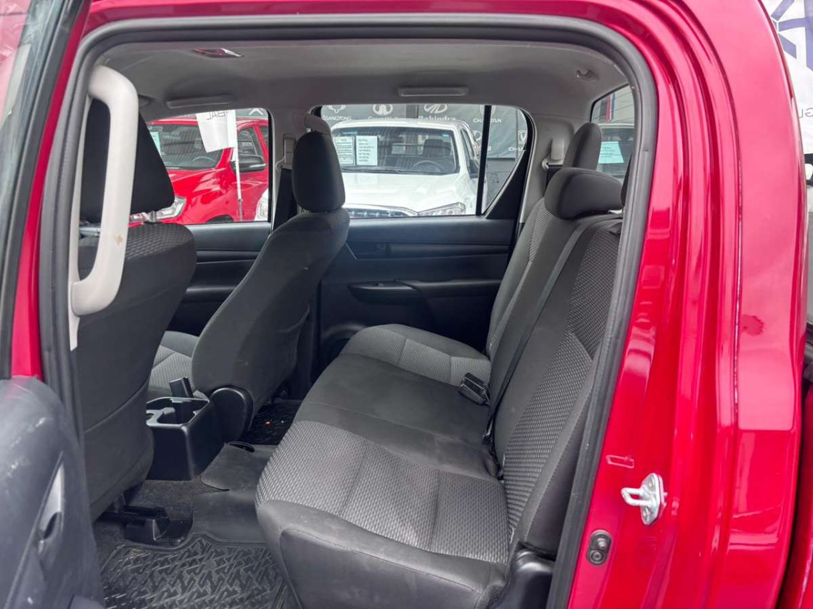 Toyota HILUX DOBLE CABINA 2.4 dx 4x2 2023 - Imagen 9 de 10