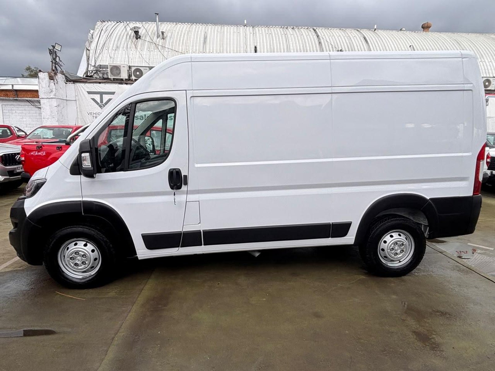 Peugeot Boxer L2H2 2.0 Diesel 2023 - Foto 4 de 10