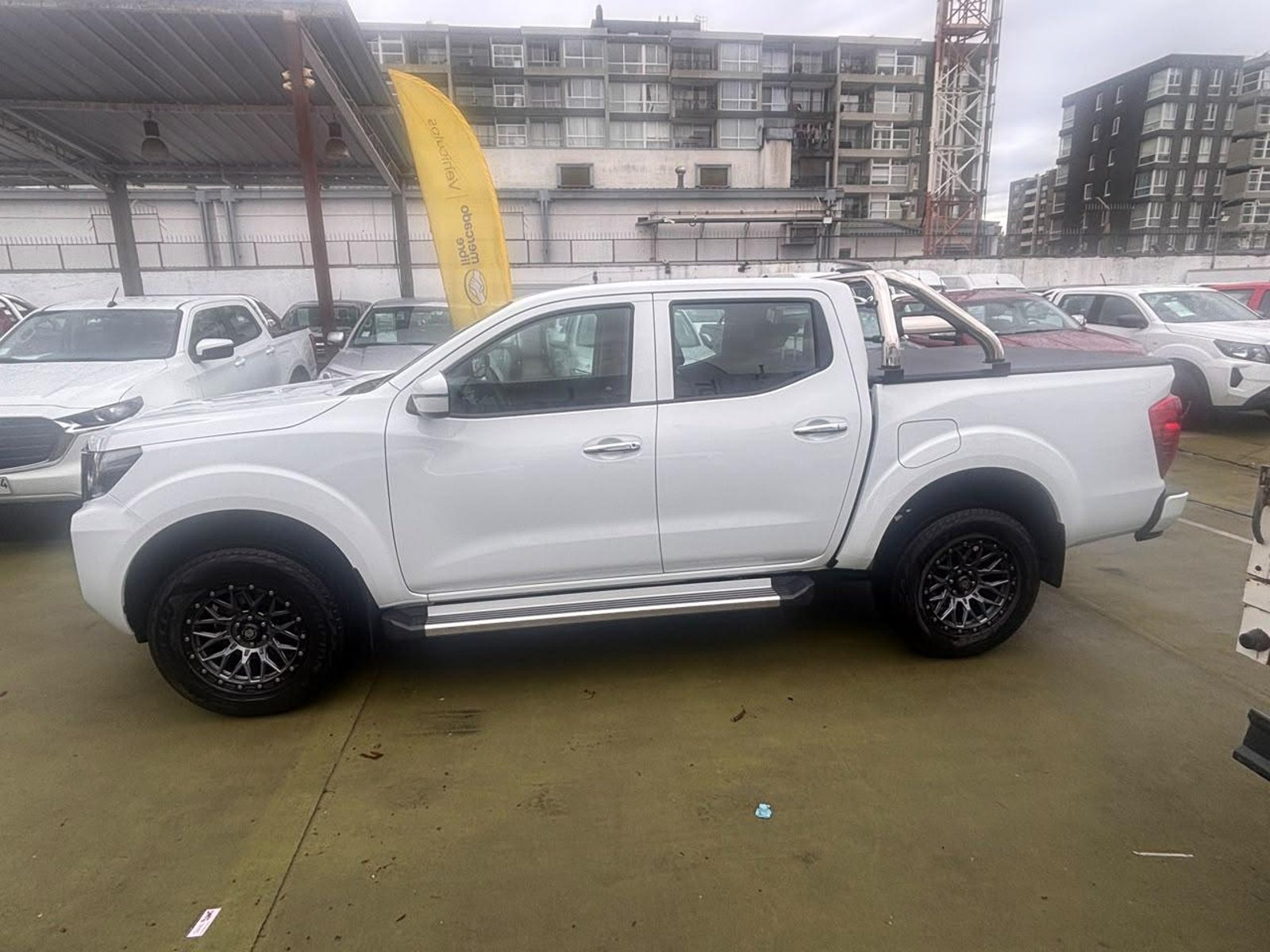 Nissan NAVARA D CAB 2.3 xe 4x2 2024 - Foto 5 de 10