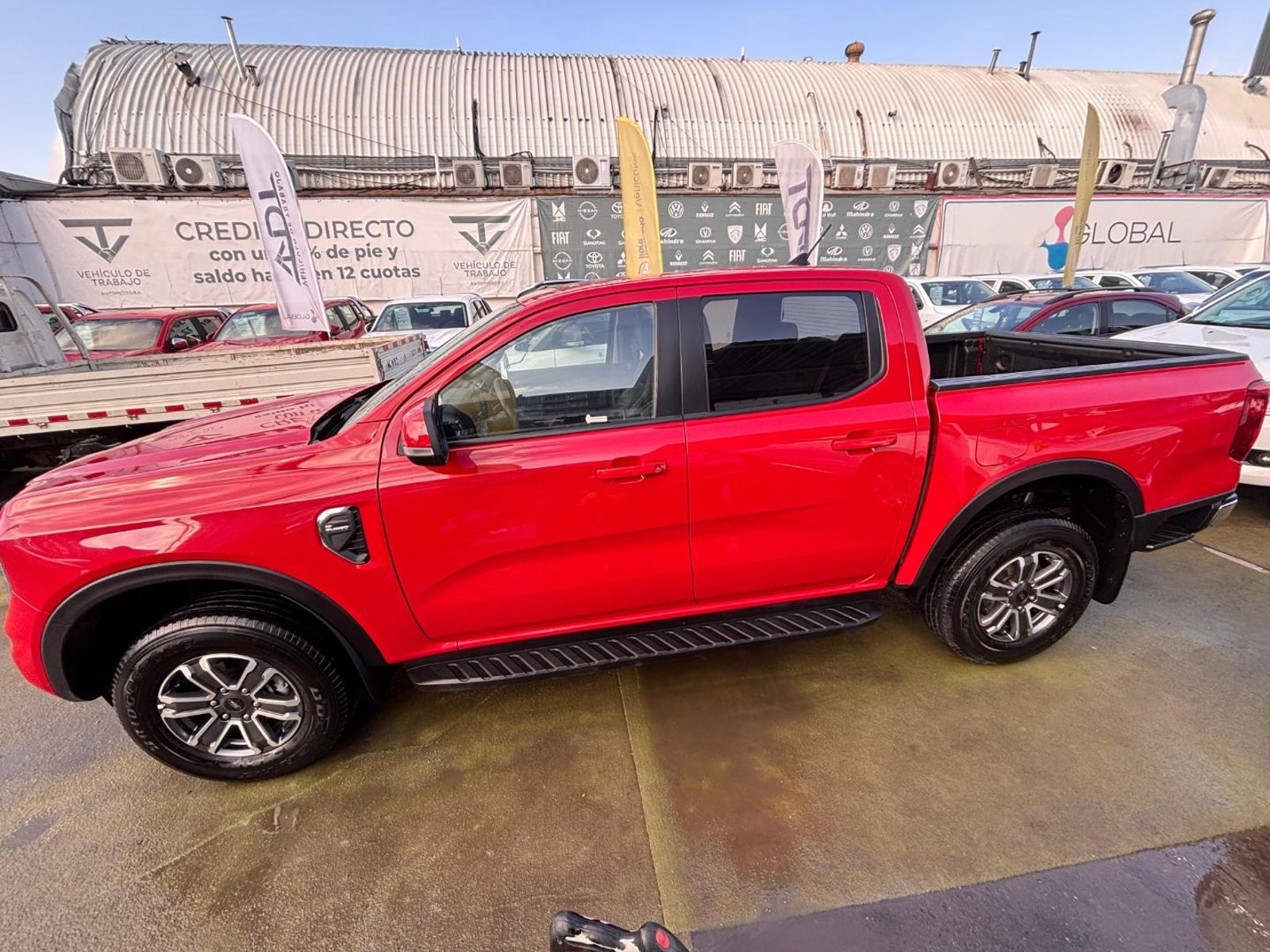 Ford RANGER 2.0 XLT DIESEL 4X2 DOB. CAB. AT 4P 2024 - Foto 4 de 10