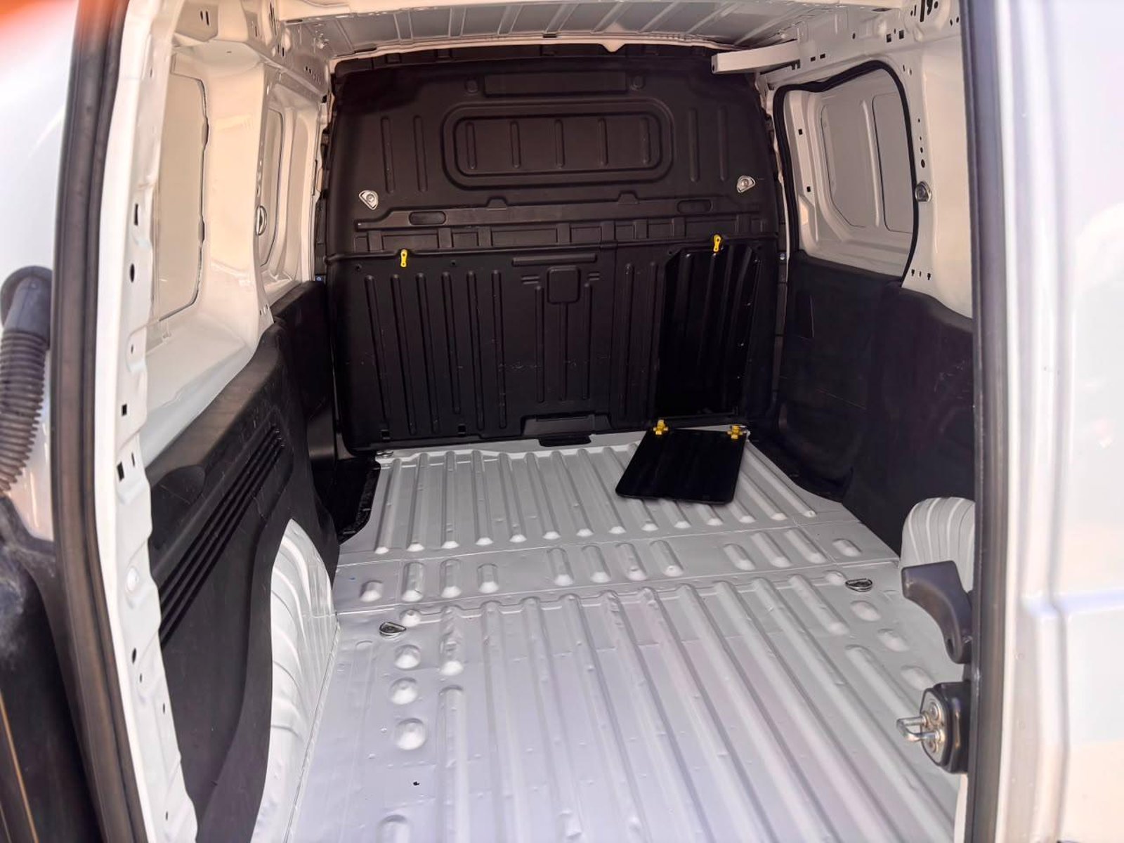 Peugeot PARTNER L2 1.6 Diesel 2022 - Imagen 9 de 10