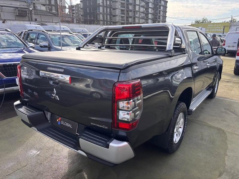 Mitsubishi L200 KATANA CR 2.4 Diesel 2023 - Imagen 8 de 10