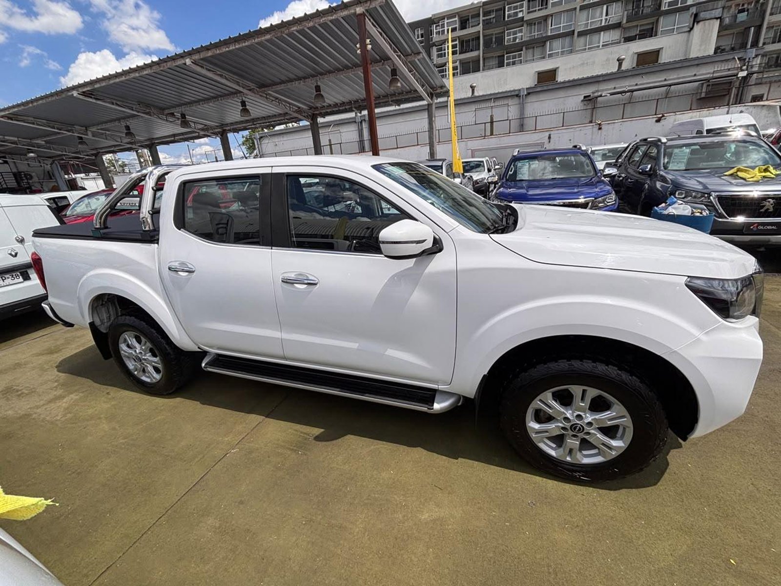 Nissan NAVARA XE 4X2 2.3 DIESEL 2023 - Foto 4 de 10