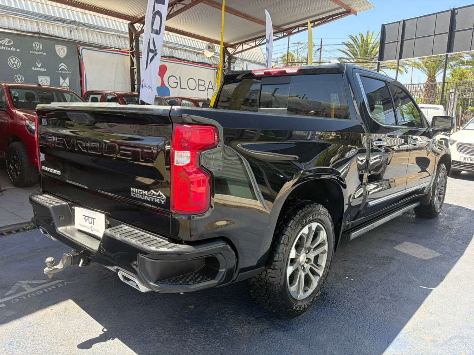 Chevrolet SILVERADO 4X4 3.0L AUT 2023 - Imagen 8 de 10