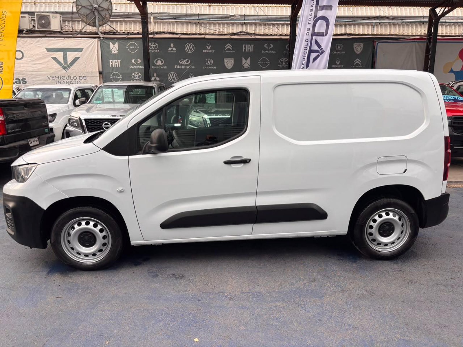 Peugeot PARTNER 2023 - Foto 4 de 10