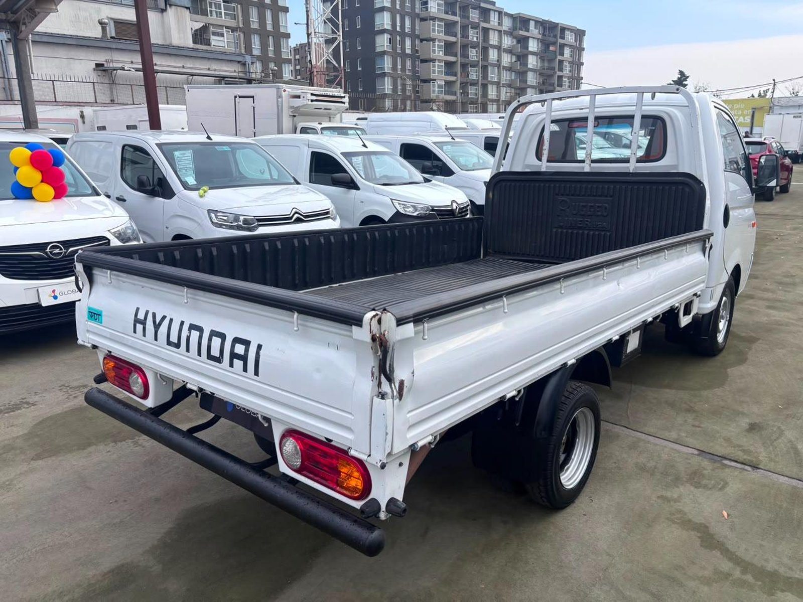Hyundai PORTER II HI SUPER DOHC 2.5 2022 - Imagen 8 de 10