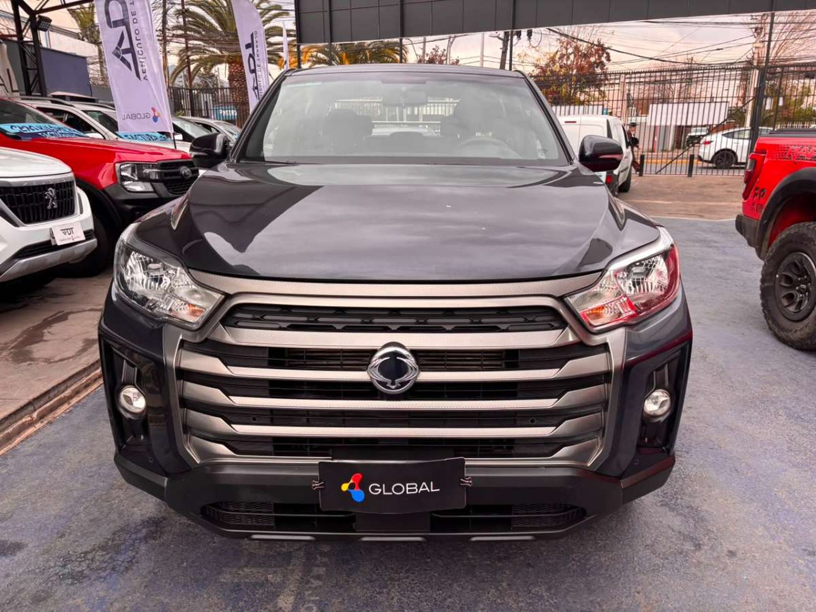 SsangYong Grand Musso 2023 - Foto 2 de 10