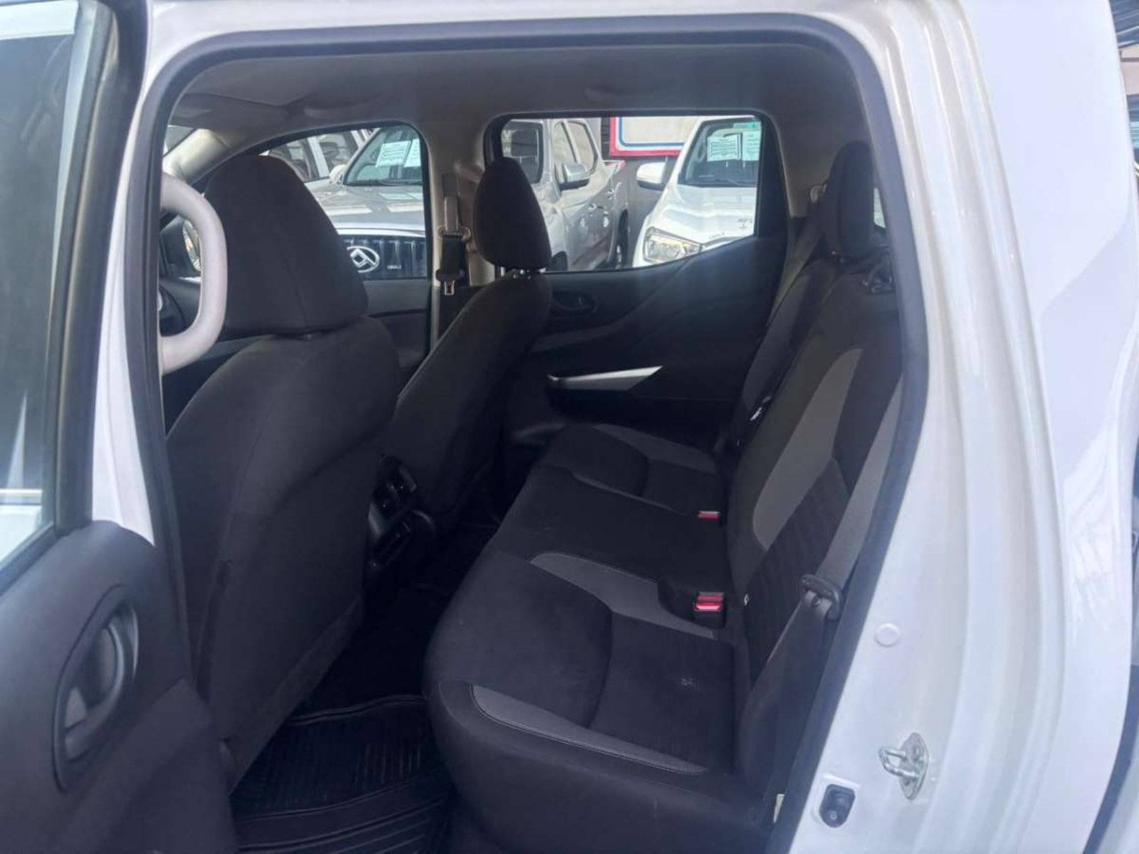 Nissan NAVARA D CAB 2.3 SE 4X2 2023 - Imagen 6 de 7