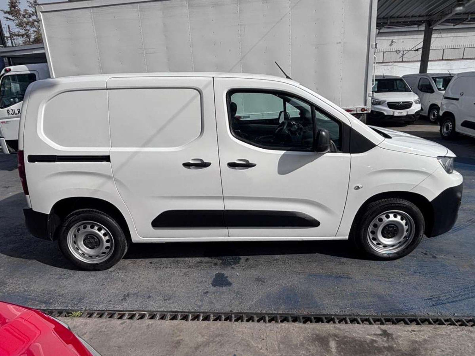 Peugeot PARTNER HDI 92 L1 1.6 2022 - Foto 5 de 10