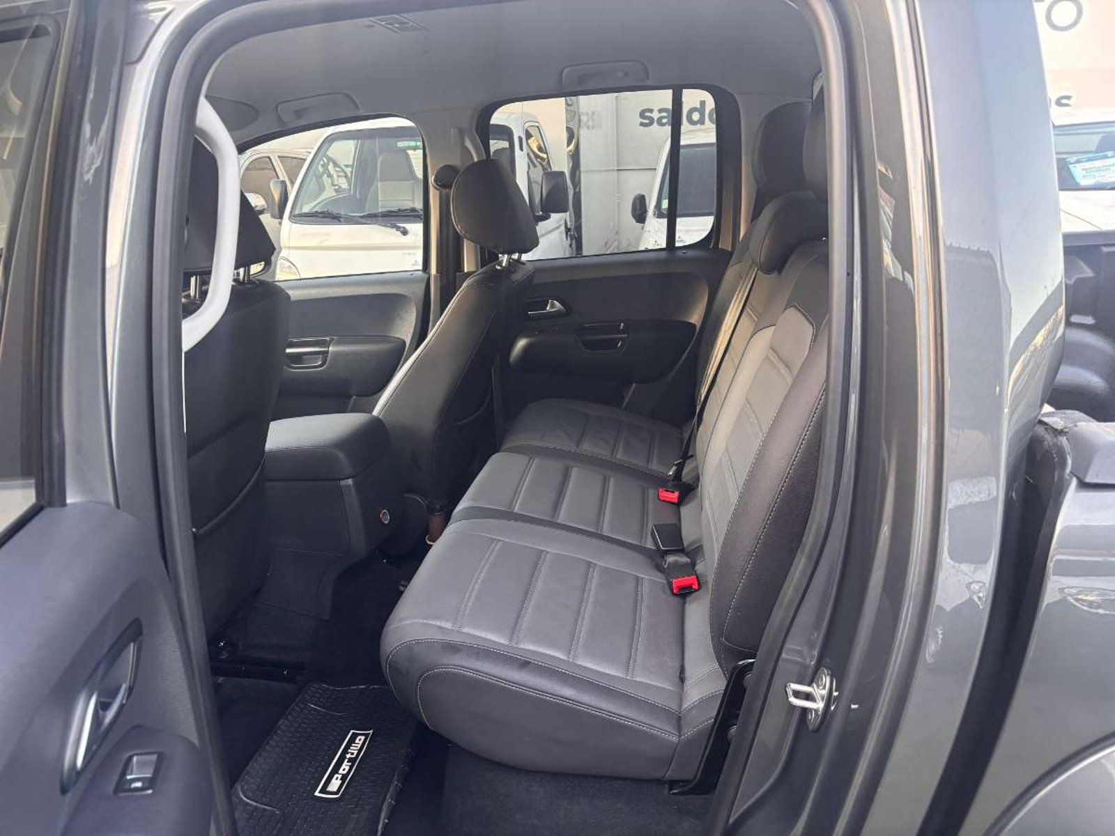 Volkswagen AMAROK DCAB TDI DOHC 4X4 2.0 AUT 2023 - Imagen 9 de 10