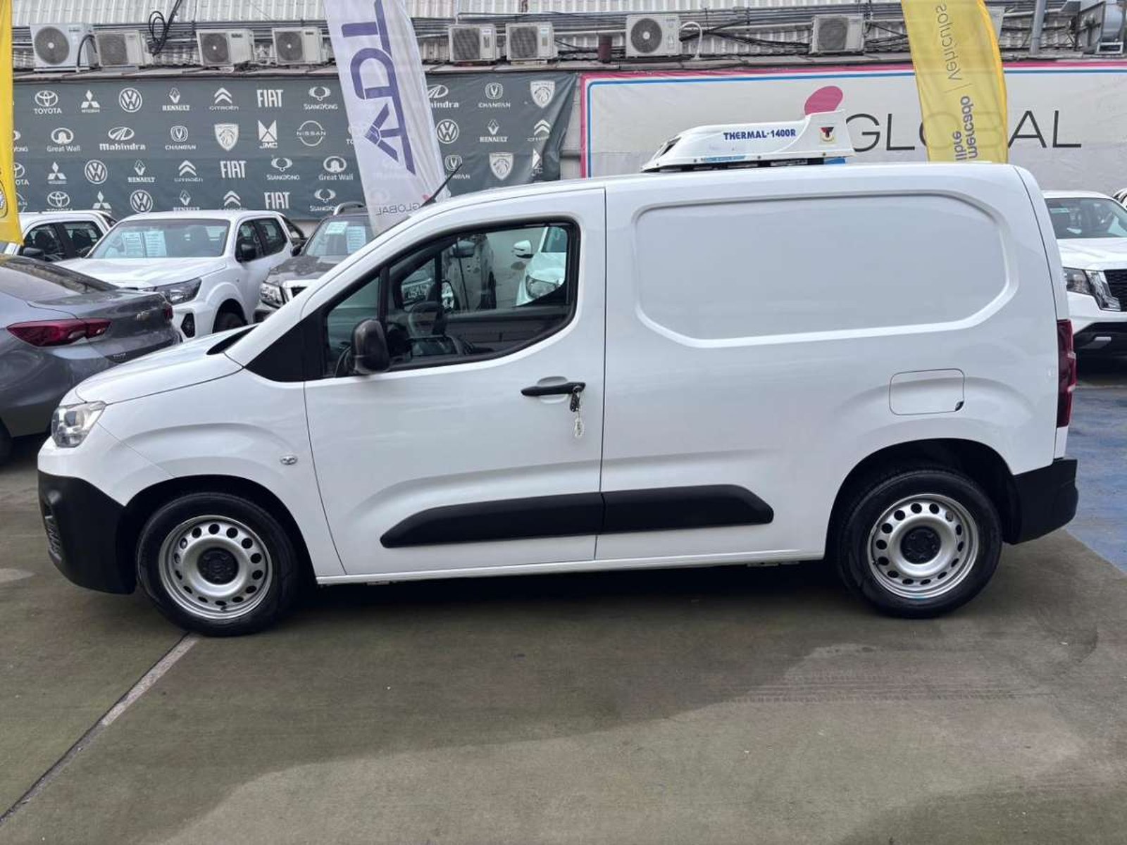 Citroën BERLINGO K9 1.6 2022 - Imagen 5 de 10