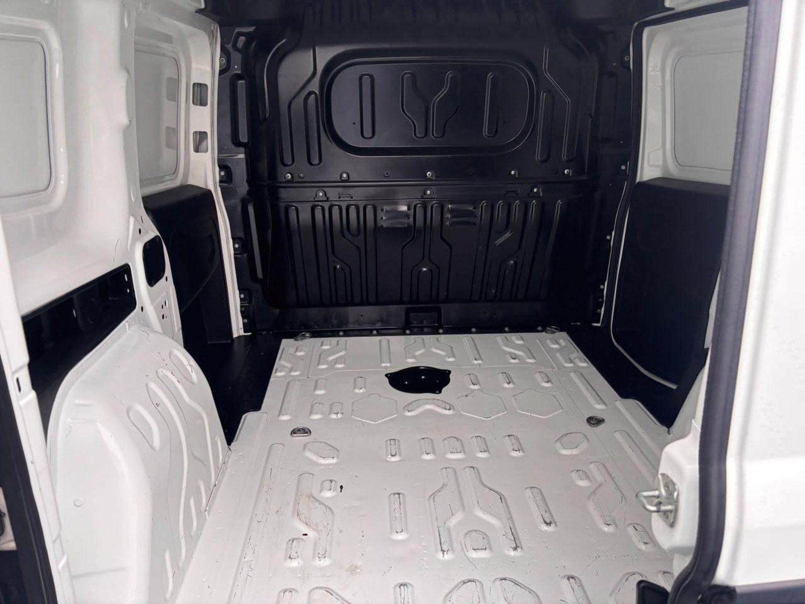 RAM VAN 1000 2022 - Imagen 9 de 10