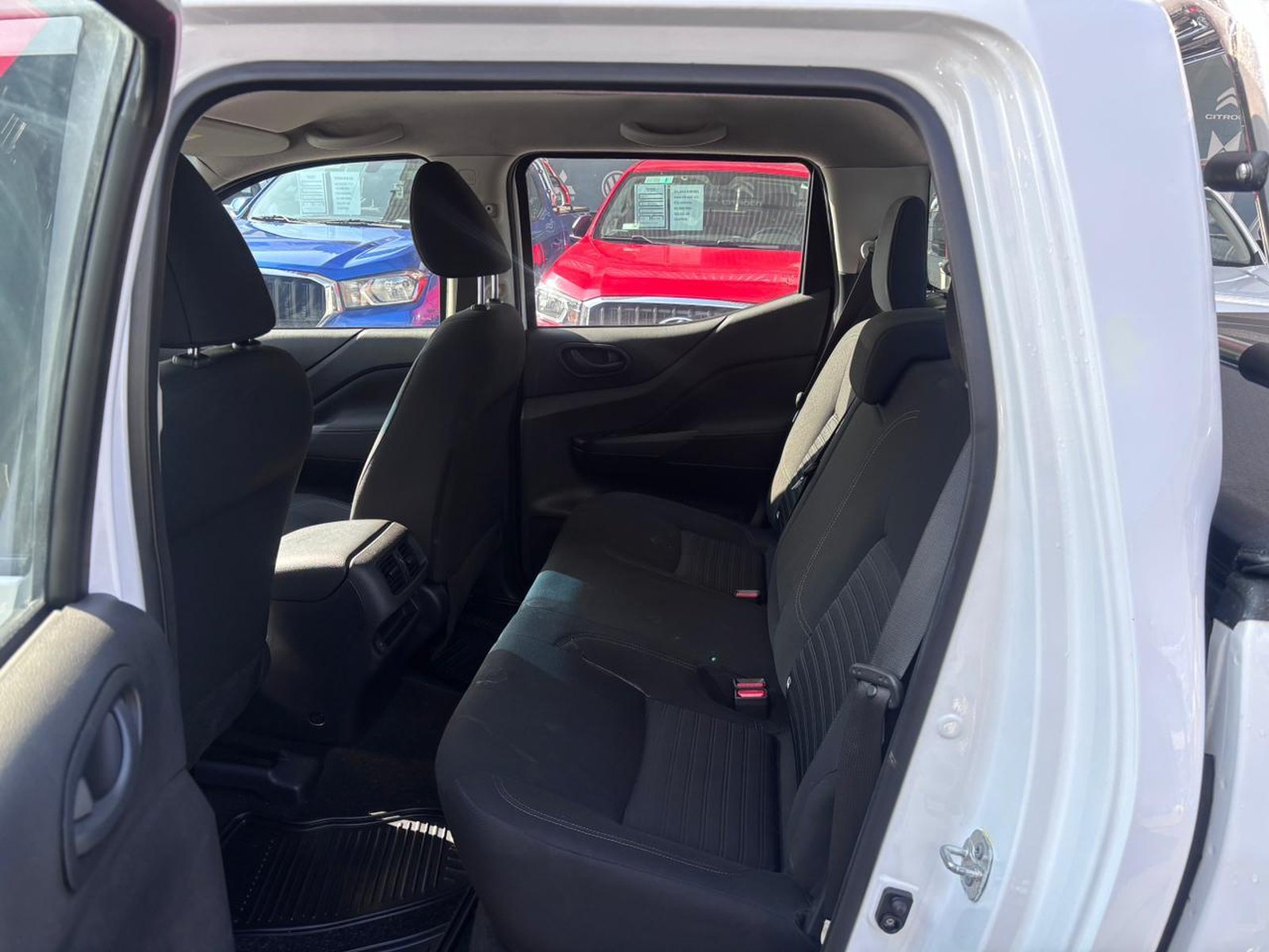 Nissan NAVARA SE 4X2 2023 - Imagen 9 de 10