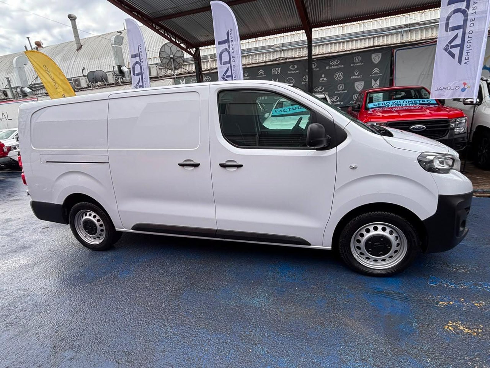 Peugeot EXPERT 2023 - Foto 4 de 10