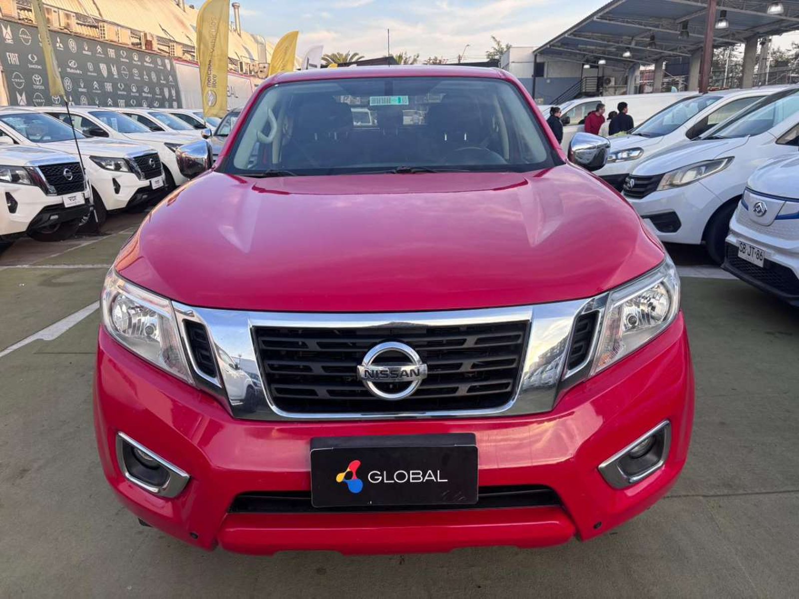Nissan NP300 DCAB 2.3 2021 - Foto 2 de 10
