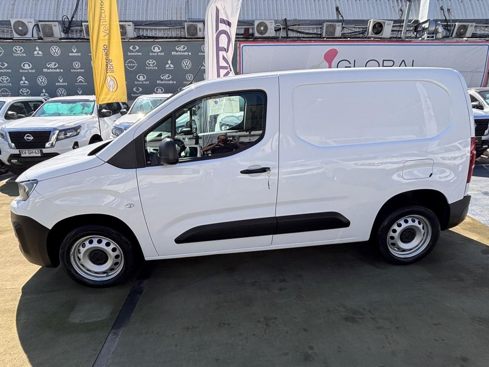 Peugeot PARTNER L1 1.6 Diesel 2021 - Foto 5 de 10