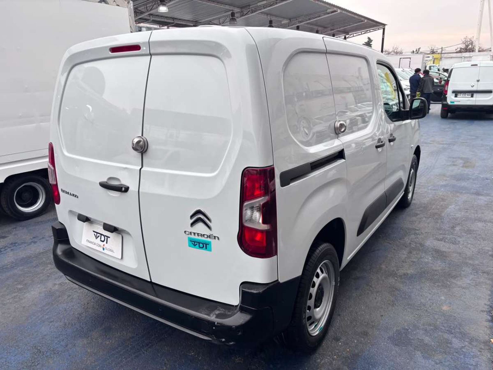Citroën BERLINGO 1.5 2023 - Imagen 8 de 10