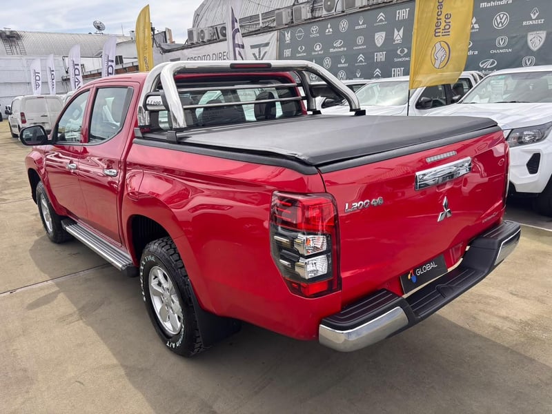 Mitsubishi L200 Katana 2.4 4x4 MT 2022 - Imagen 6 de 10
