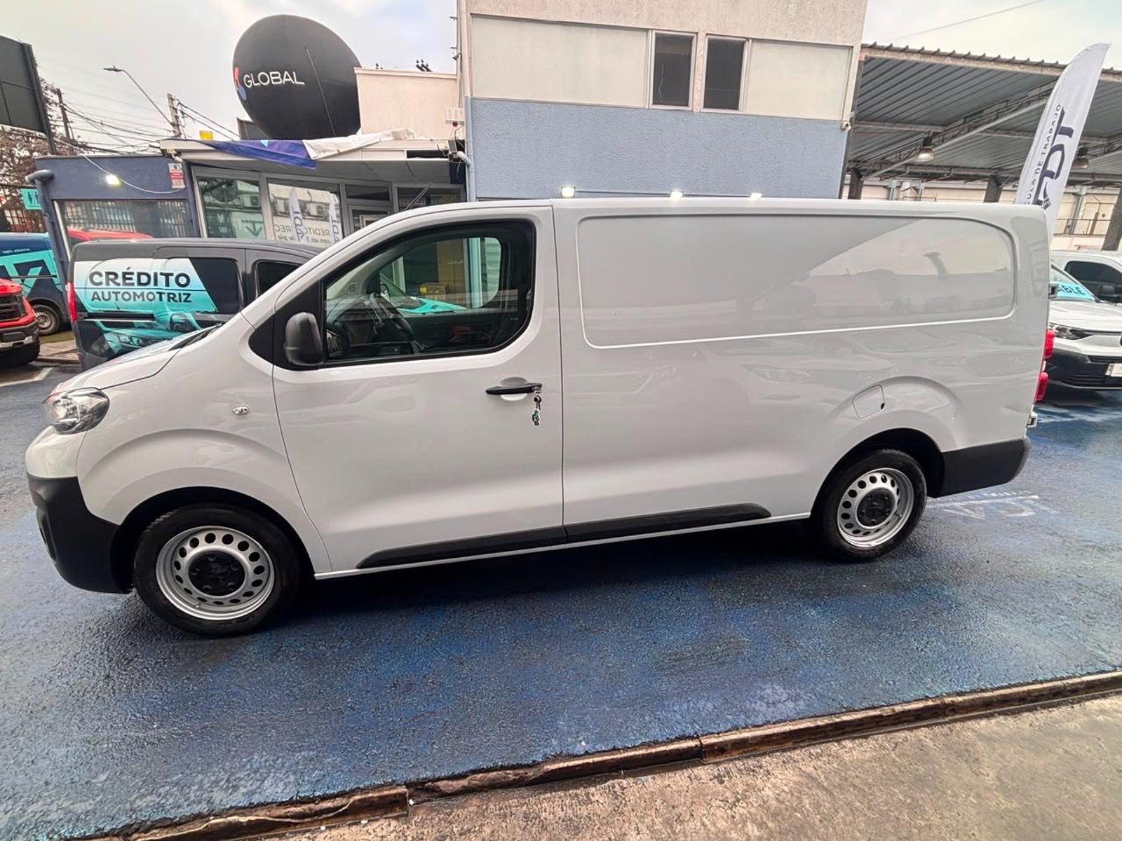 Peugeot EXPERT 2023 - Imagen 4 de 10