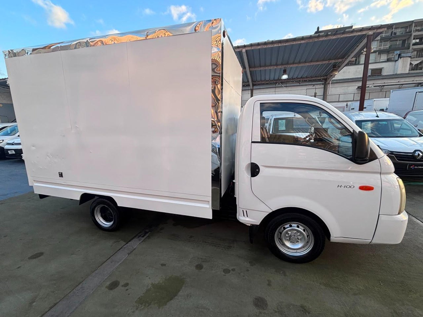 Hyundai PORTER II HI SUPER DOHC 2.5 2022 - Foto 4 de 10