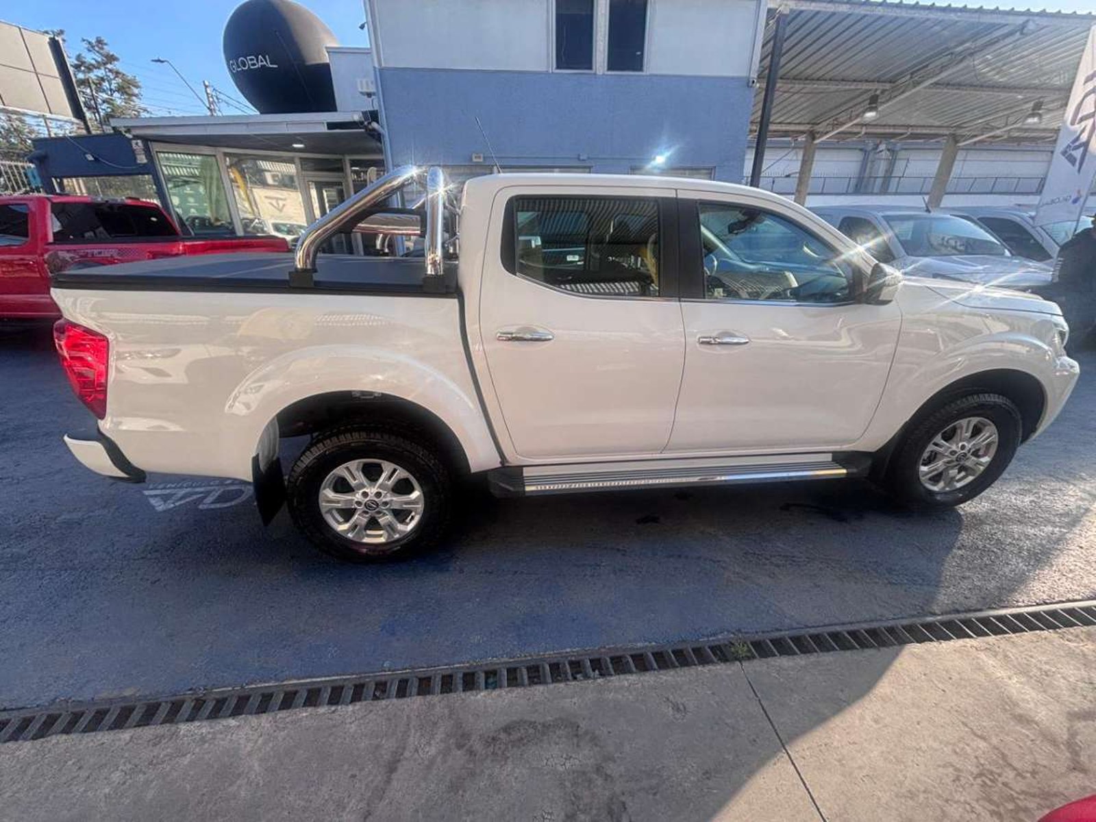 Nissan NAVARA D CAB 2.3 xe 4x2 2021 - Foto 4 de 10