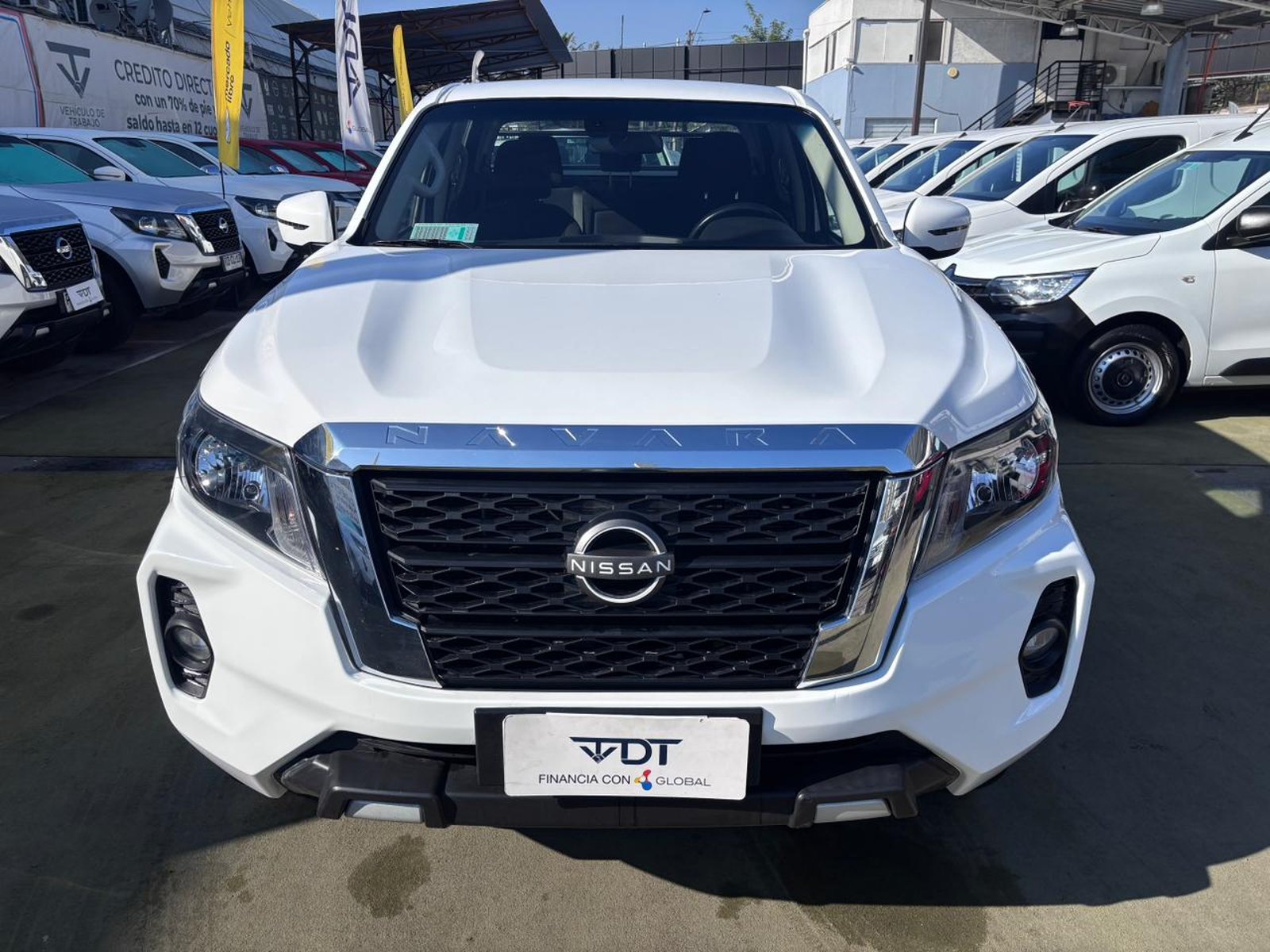 Nissan NAVARA XE 4X2 2.3 DIESEL 2023 - Foto 2 de 10