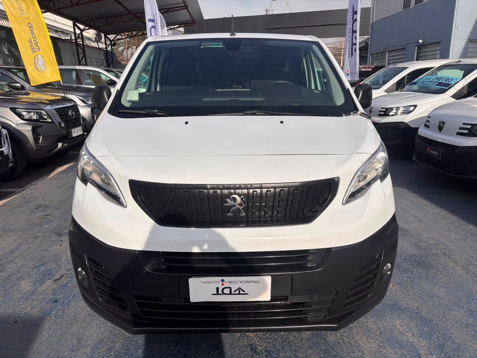 Peugeot EXPERT 2023 - Foto 2 de 10