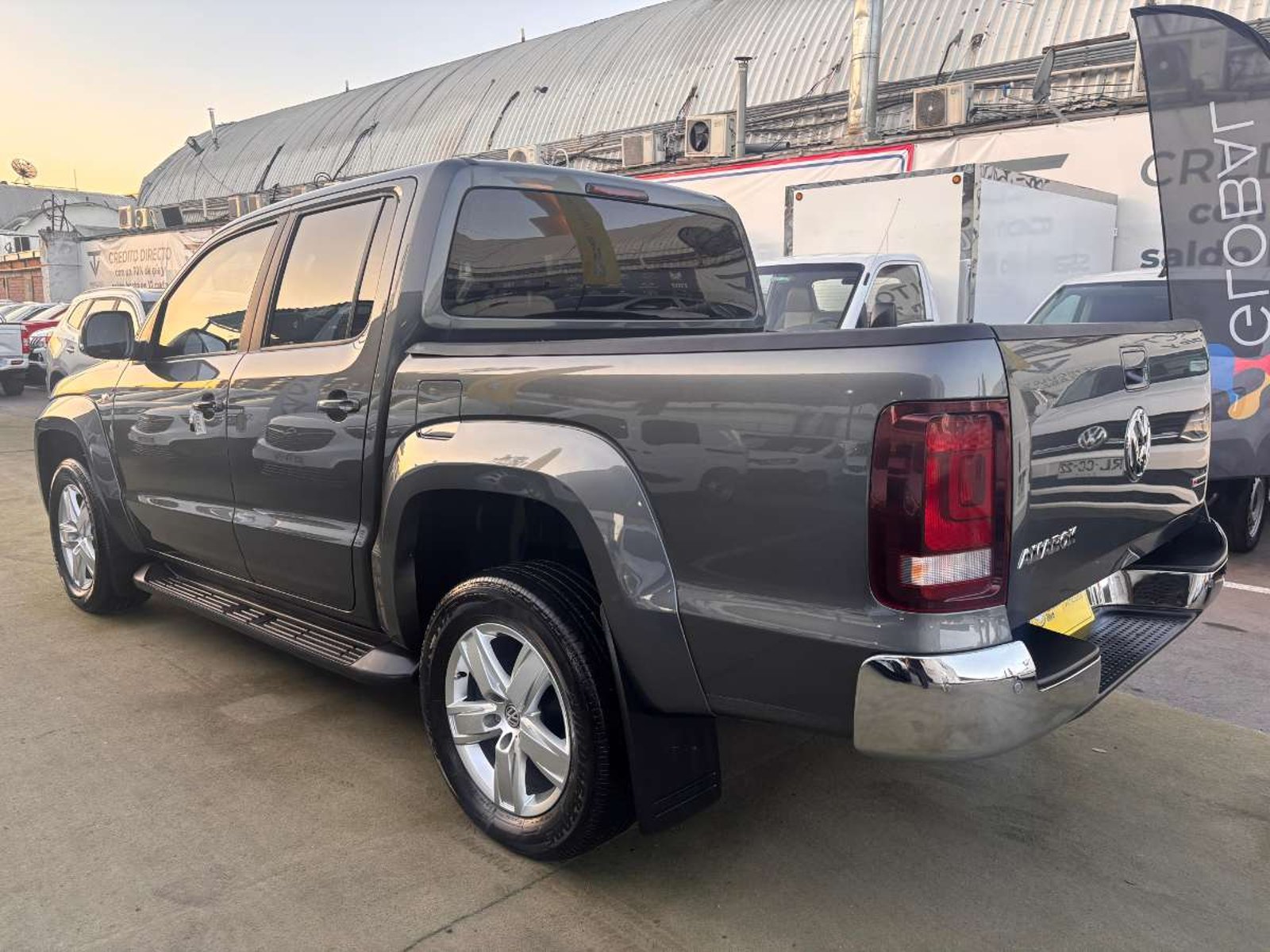 Volkswagen AMAROK DCAB TDI DOHC 4X4 2.0 AUT 2023 - Imagen 6 de 10