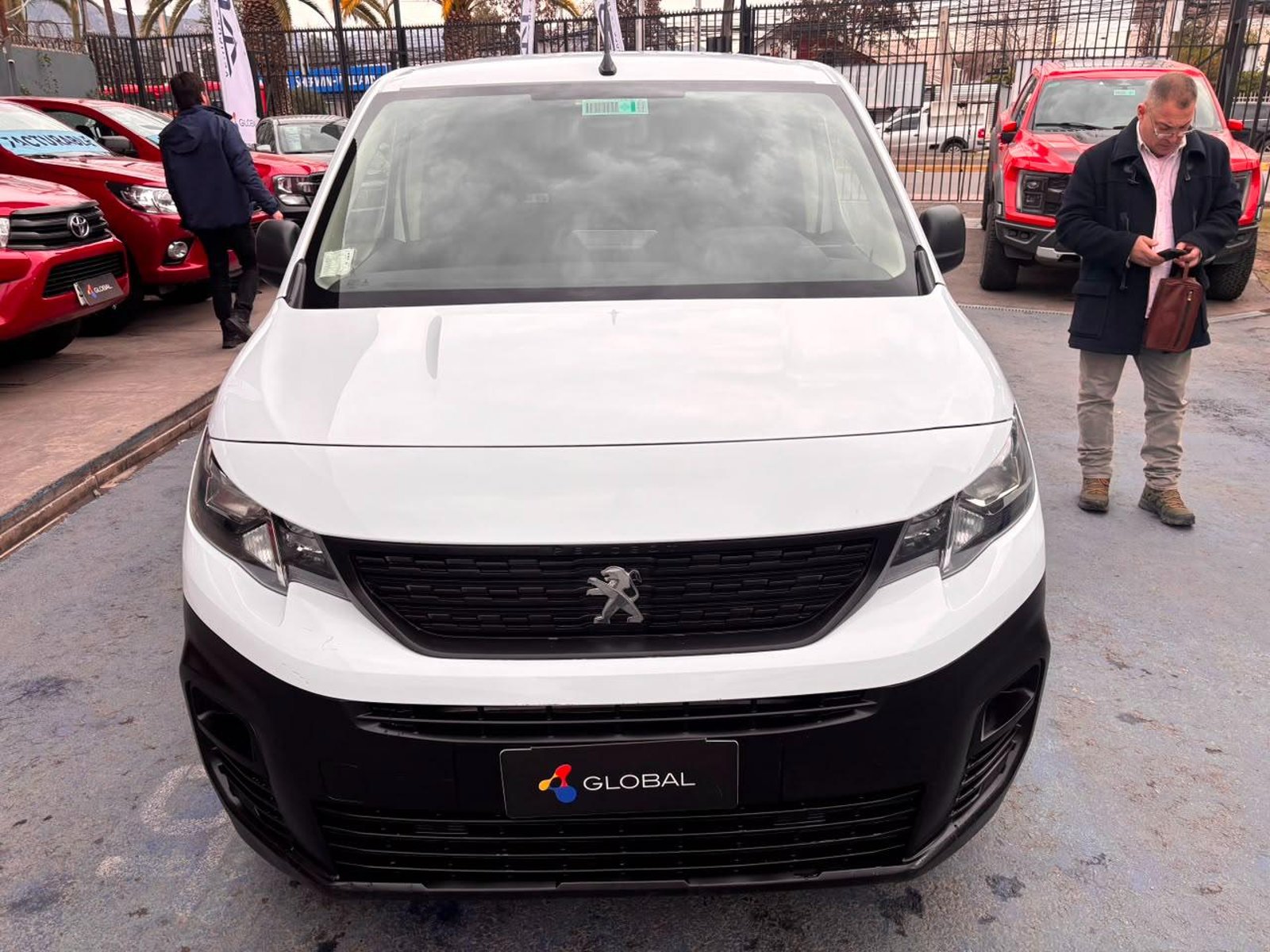 Peugeot PARTNER 2023 - Foto 2 de 10