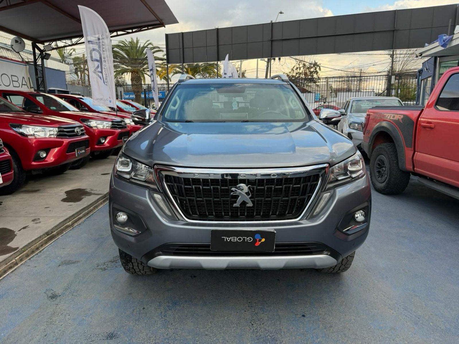 Peugeot LANDTREK Allure 1.9 4x4 MT 2023 - Foto 2 de 10