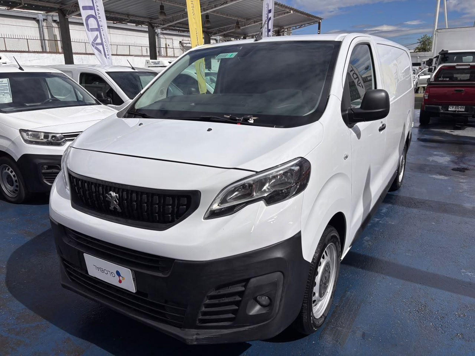 Peugeot EXPERT Premium Long 2.0 HDi 2023 - Foto 3 de 10