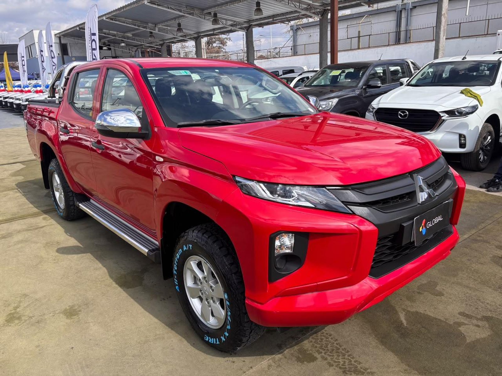 Mitsubishi L200 KATANA CRM 4X4 2.4 Diesel 2022 - Foto 3 de 10