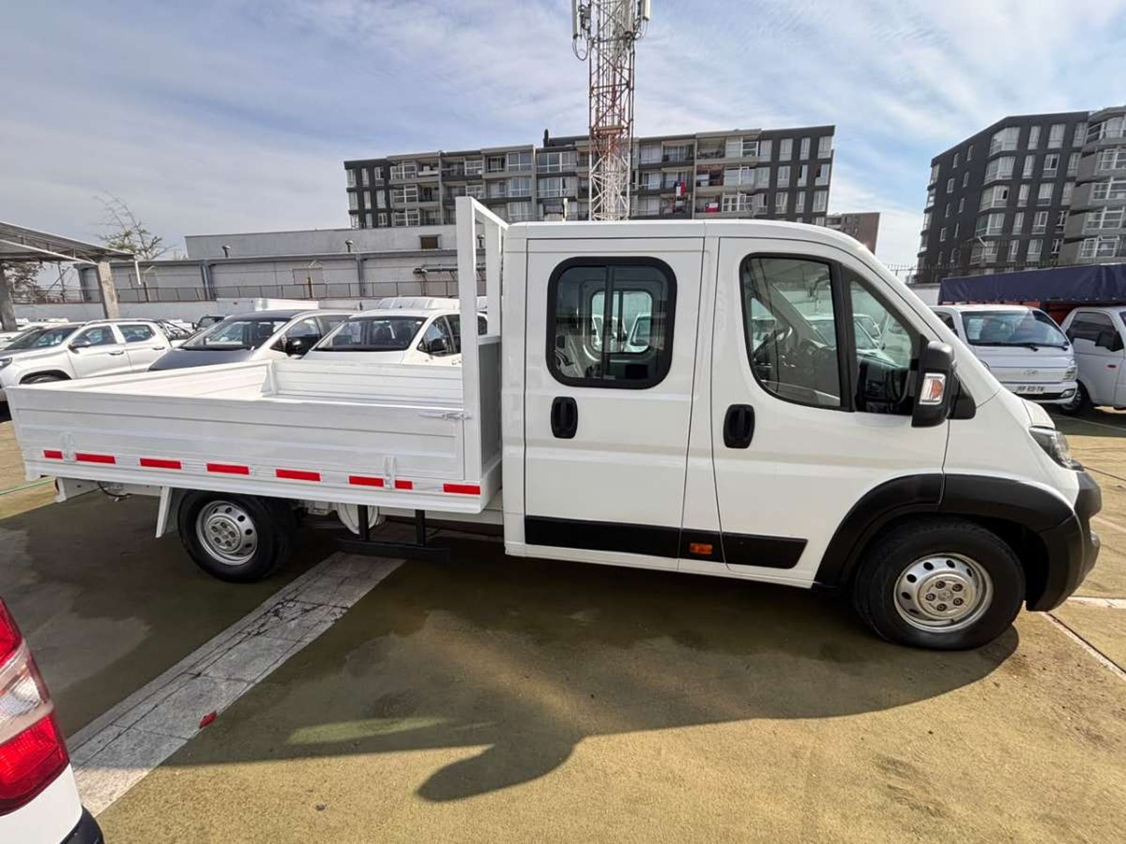 Peugeot BOXER D CAB 2.0 2019 - Foto 4 de 10