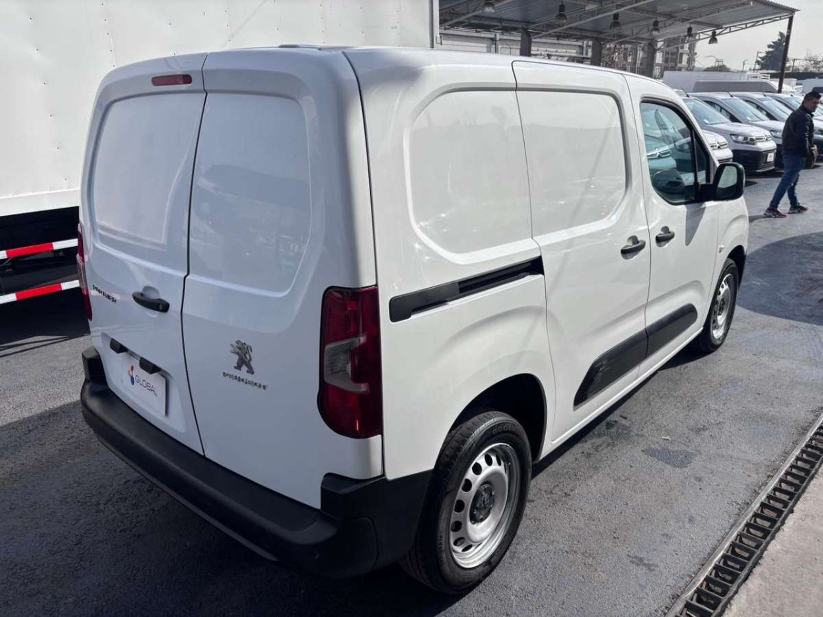 Peugeot PARTNER HDI 92 L1 1.6 2022 - Imagen 8 de 10