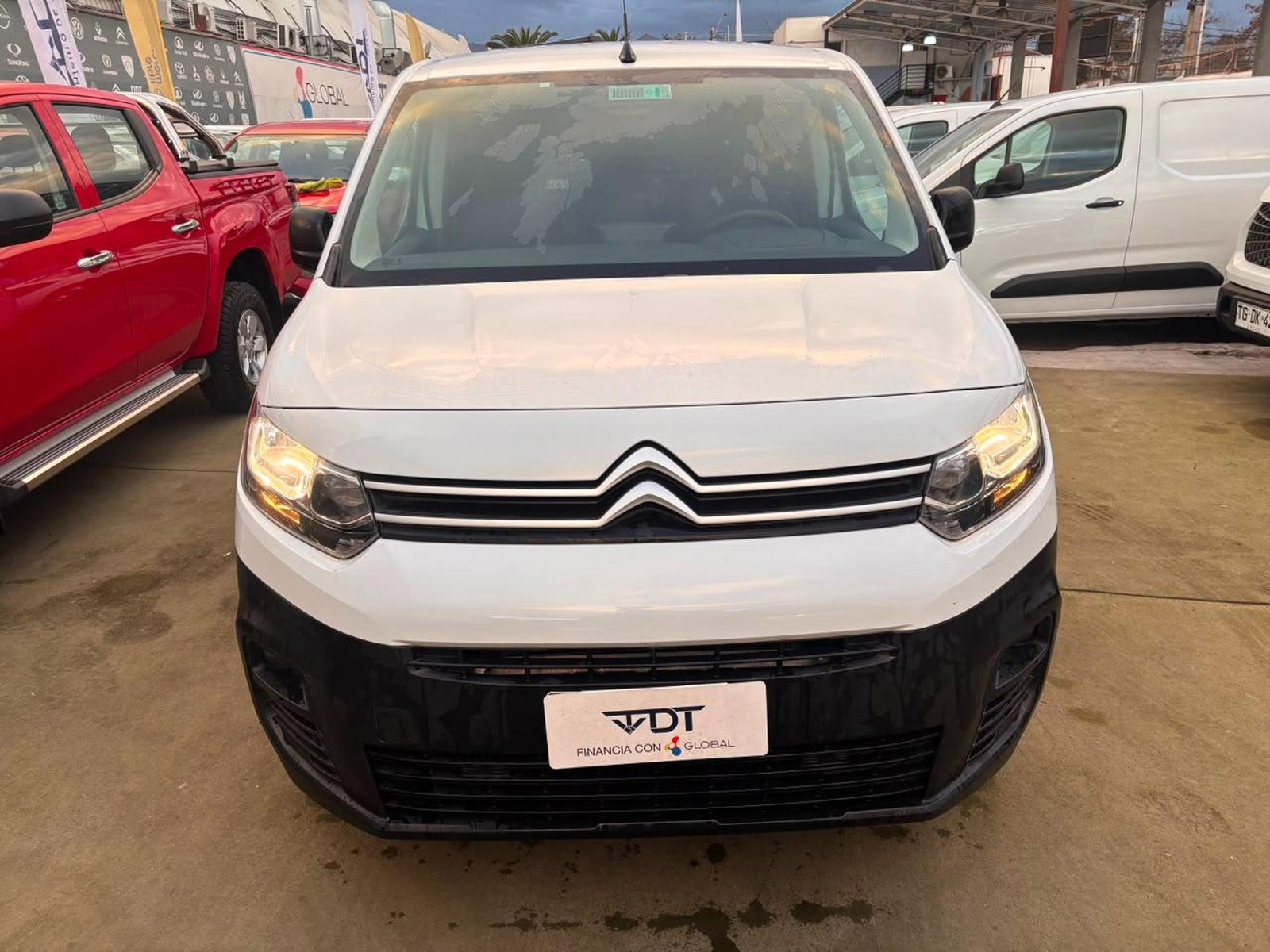 Citroën Berlingo 2024 - Foto 2 de 10